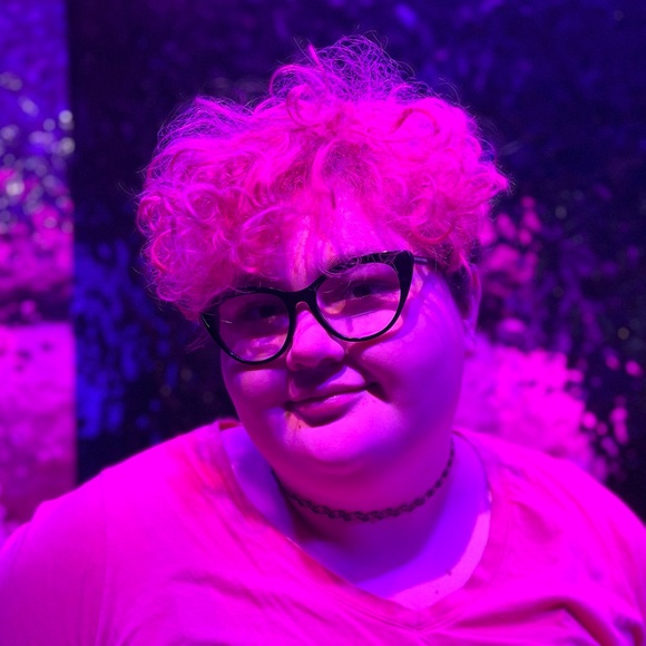 Meet Your Posher: Kat Tabor - Picture 12 of 13